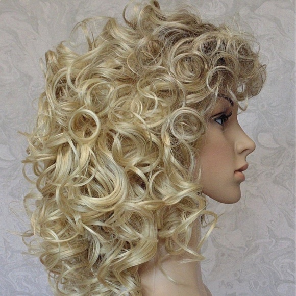 Accessories Shoulder Length Curly Blonde Heat Resistant Wig